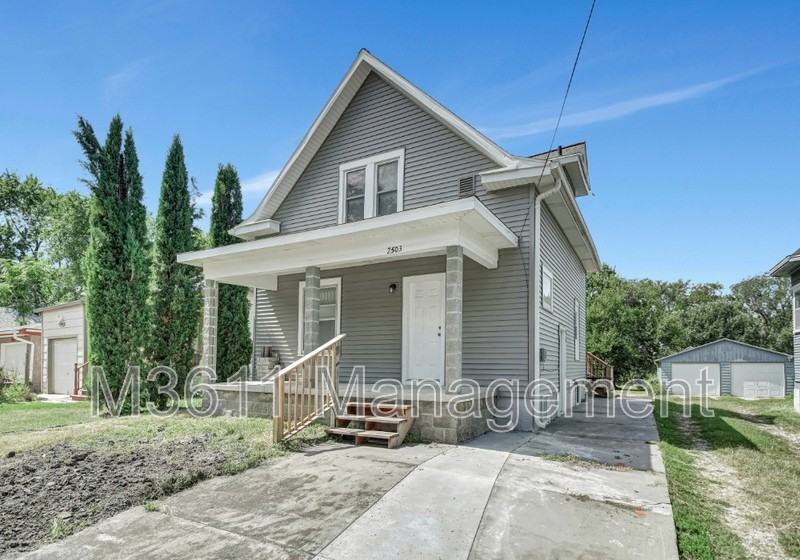 2503 S 8th St - Photo 2 of 25