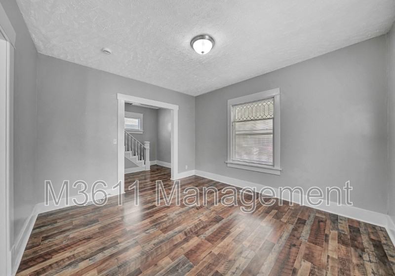 2503 S 8th St - Photo 5 of 25