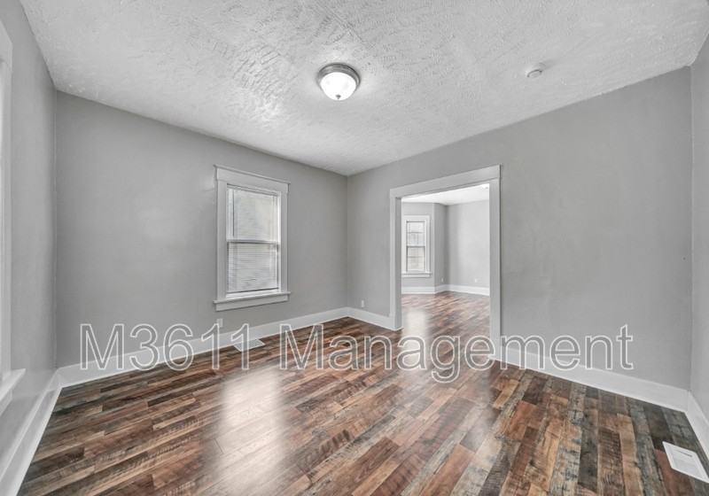 2503 S 8th St - Photo 6 of 25