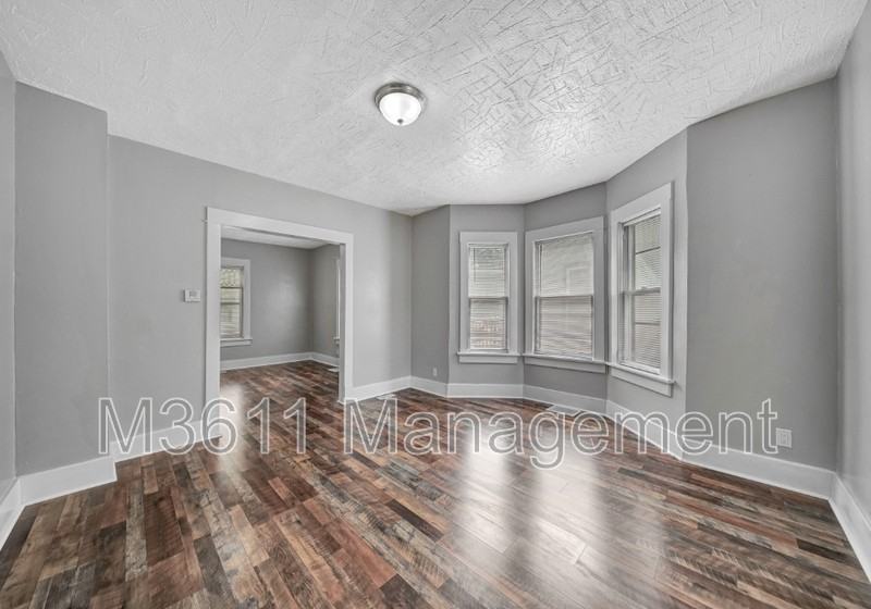 2503 S 8th St - Photo 7 of 25
