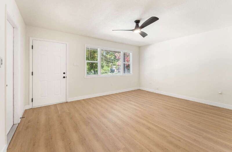 327 22nd St - Photo 3 of 22