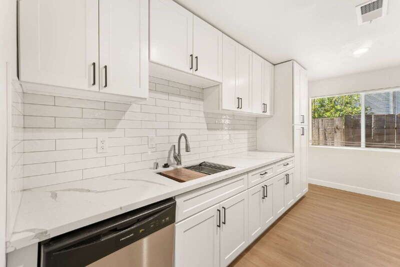 327 22nd St - Photo 6 of 22