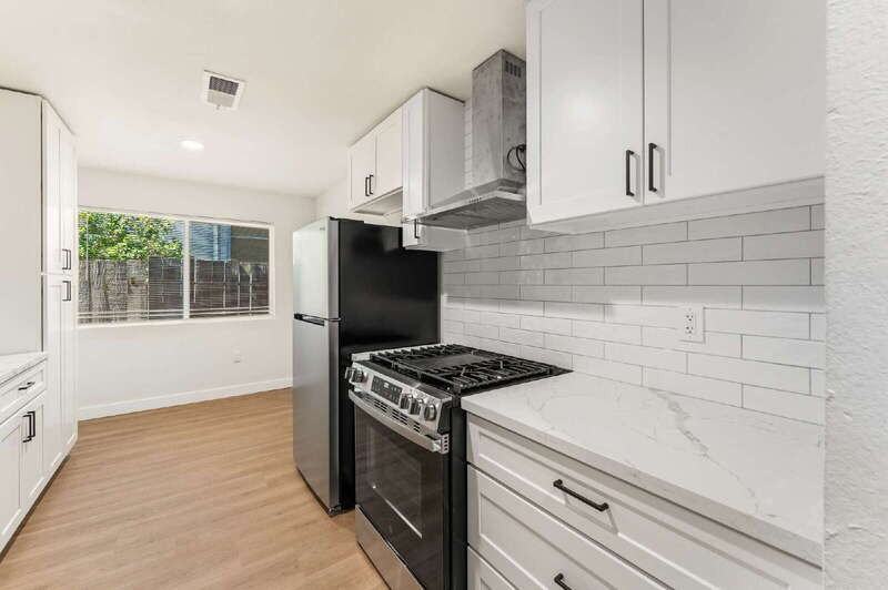 327 22nd St - Photo 7 of 22