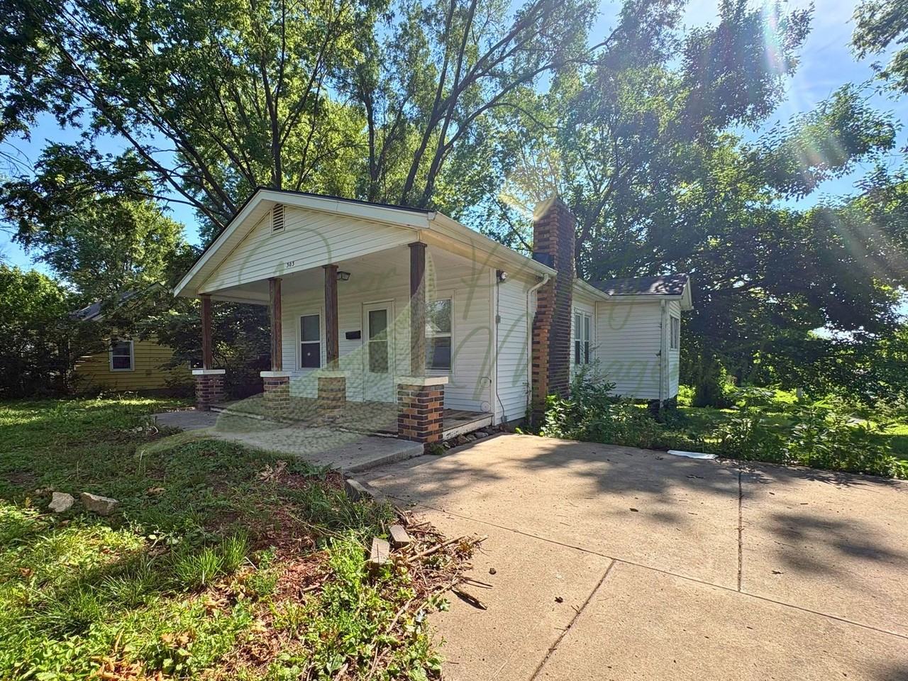 303 N Huttig Ave - Photo 2 of 14