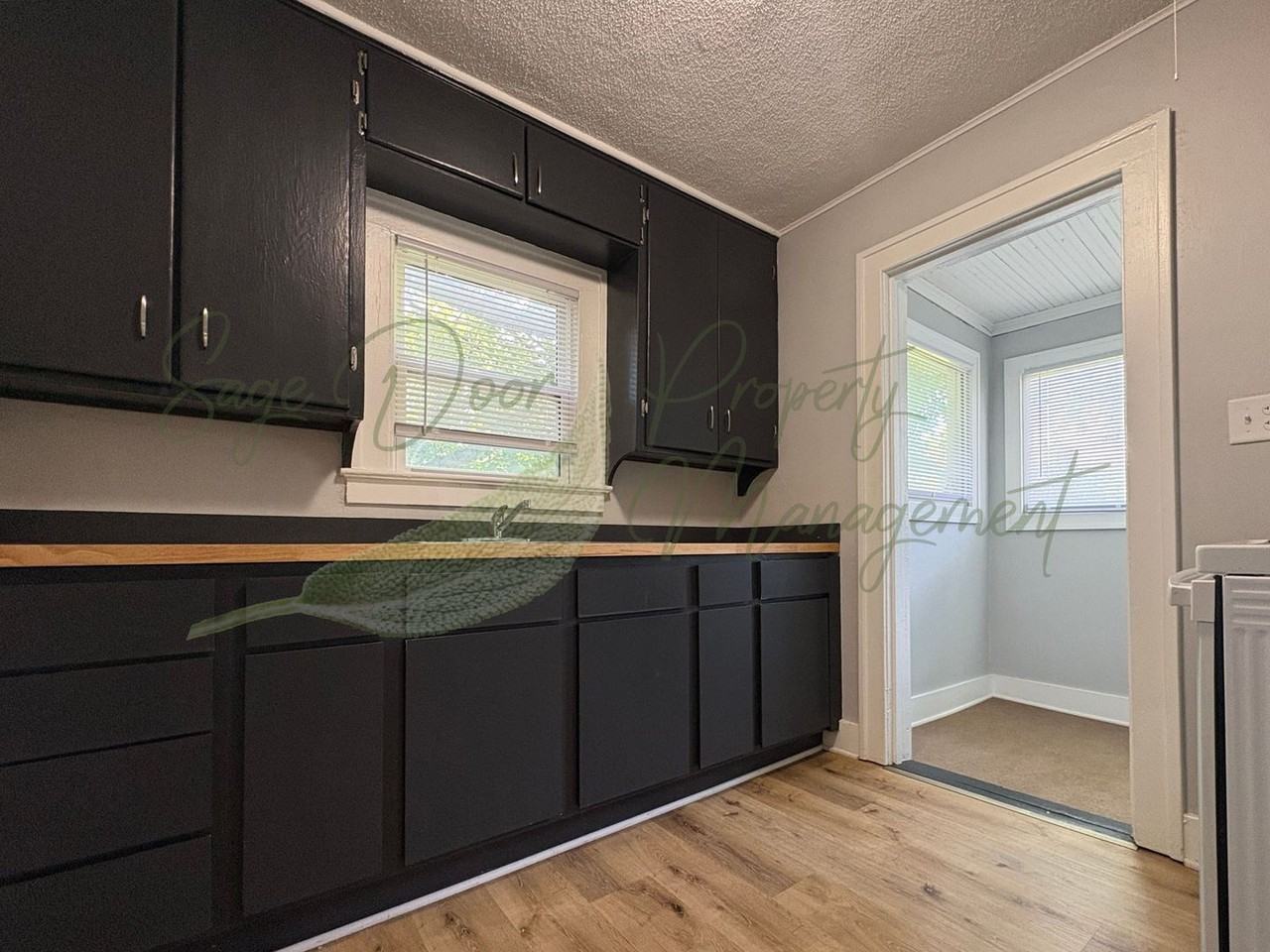 303 N Huttig Ave - Photo 7 of 14