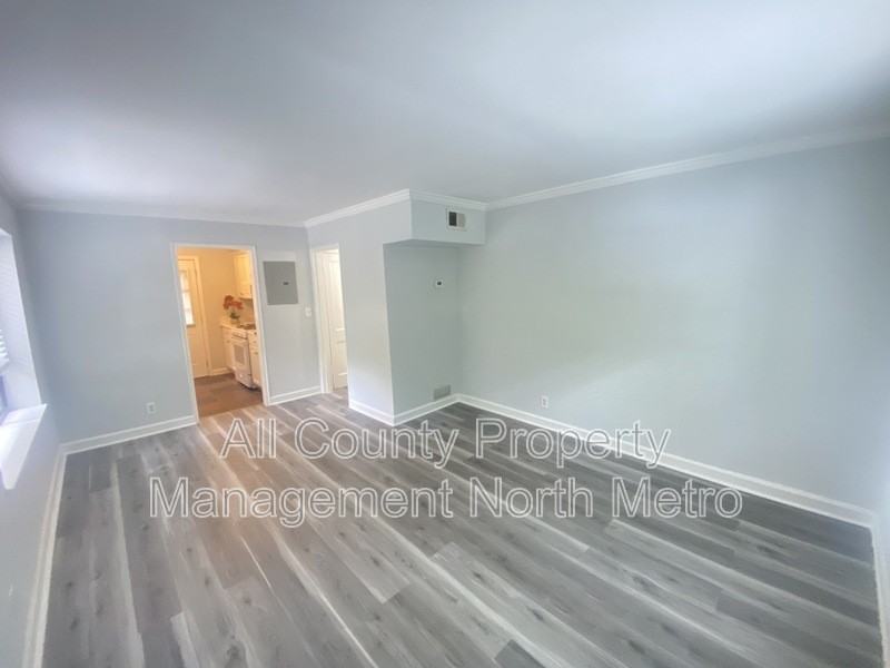 702 Argonne Ave Ne #1 - Photo 5 of 10