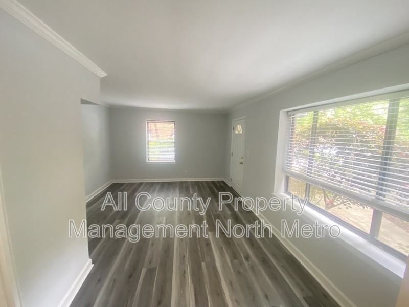 702 Argonne Ave Ne #1 - Photo 6 of 10