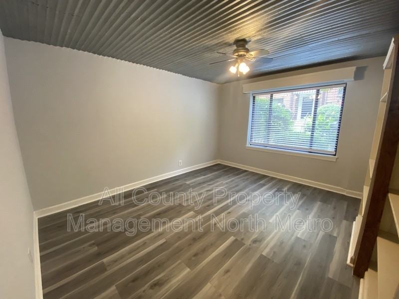 702 Argonne Ave Ne #1 - Photo 7 of 10