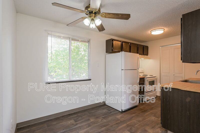 14212 Ne Sandy Blvd #J06 - Photo 6 of 22