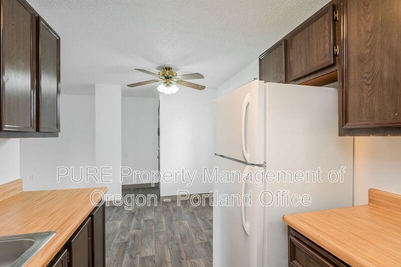 14212 Ne Sandy Blvd #J06 - Photo 7 of 22