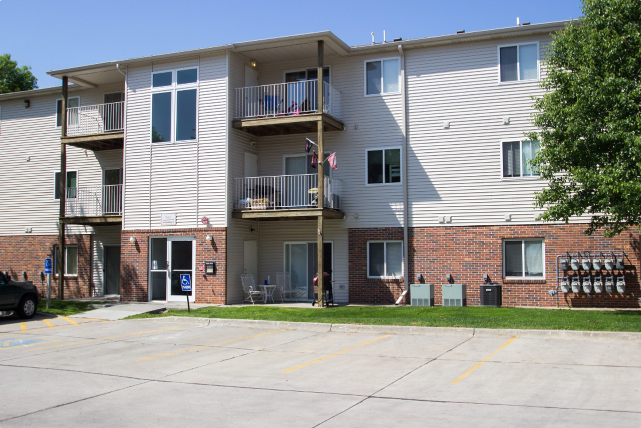 The Heights Apartments - Photo 6 of 19