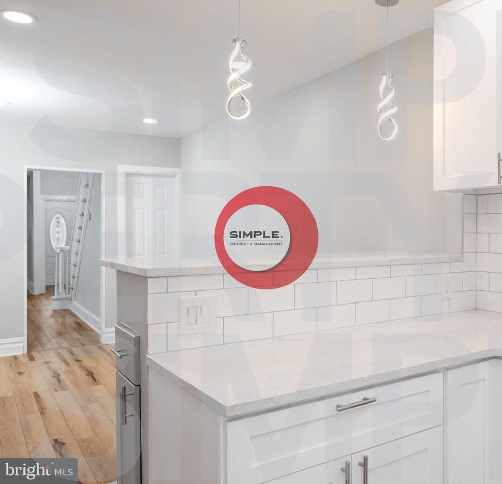 535 Marion St - Photo 4 of 9