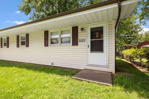 featured image of 3023 S Franklin Ave