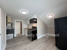 featured image of 2442 Vine St #3