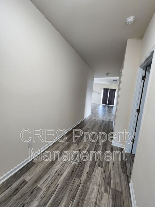 260 Hyrne Dr - Photo 3 of 27