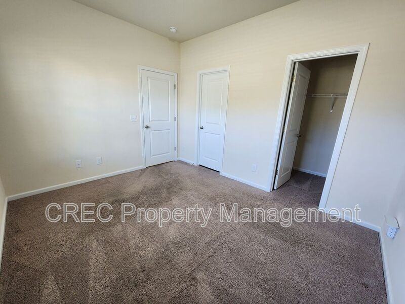 260 Hyrne Dr - Photo 5 of 27