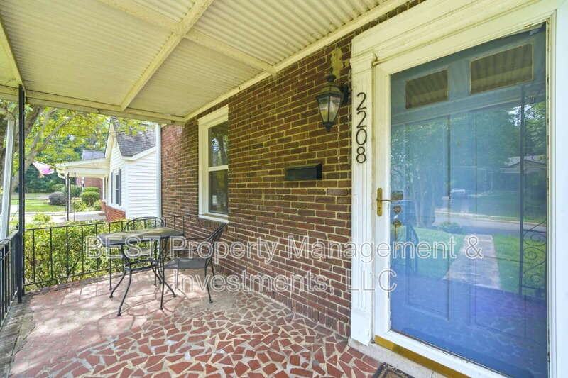 2208 Wilmore Dr - Photo 2 of 32