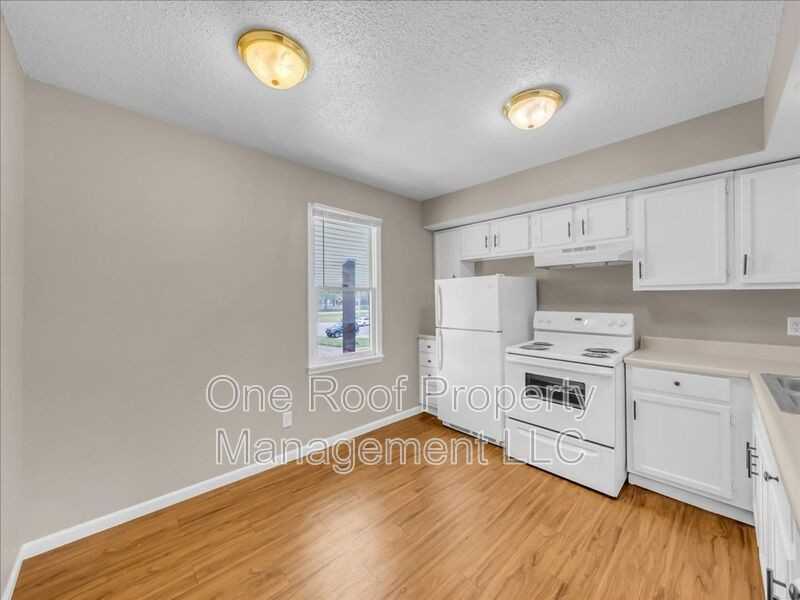 2000 Chateau Dr - Photo 3 of 17