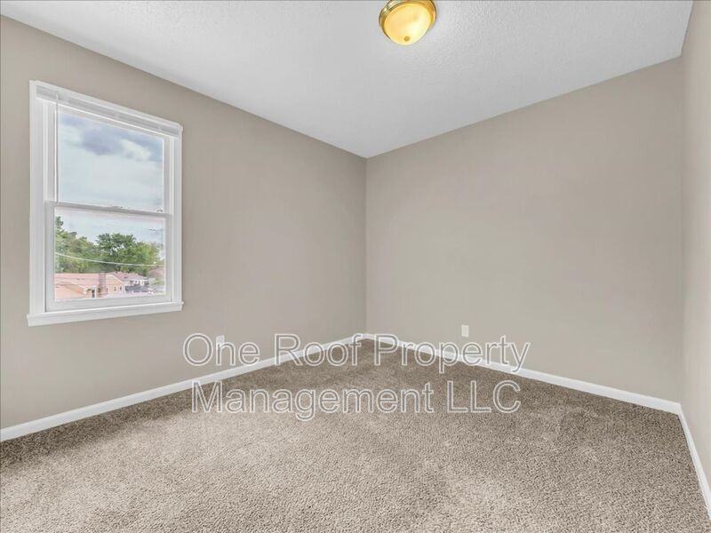 2000 Chateau Dr - Photo 7 of 17