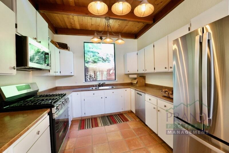51 Lower Aztec Avenue - Photo 4 of 17