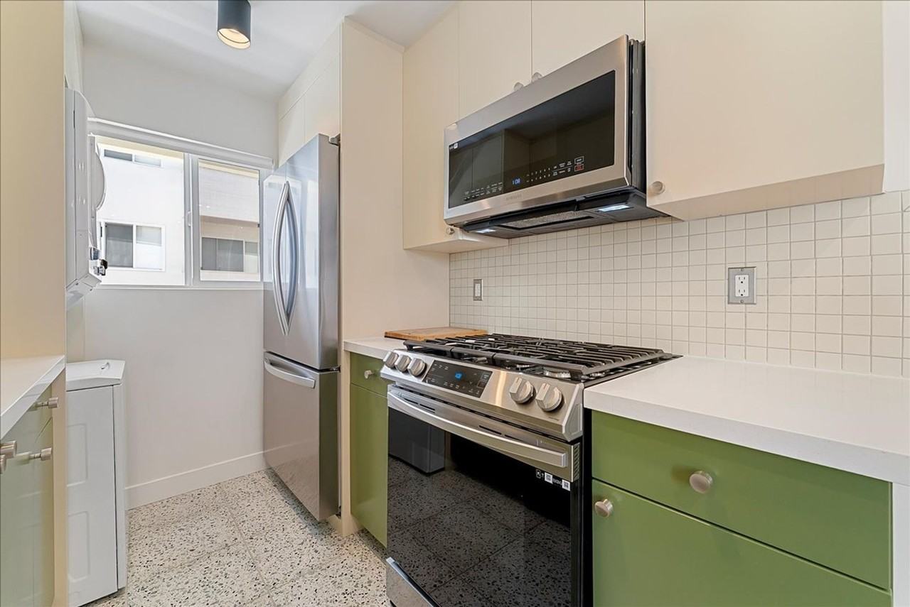 6615 Franklin Ave. - Photo 4 of 24