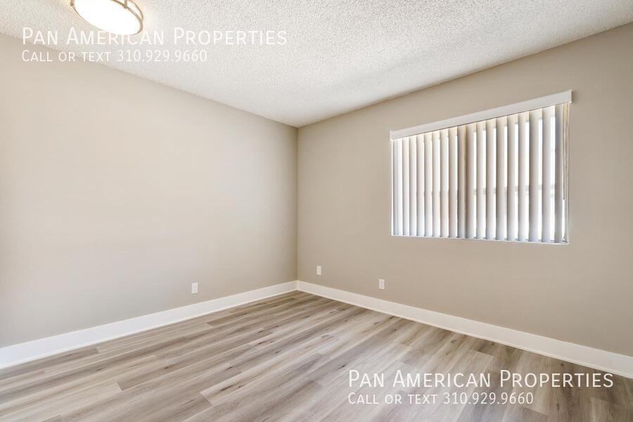 Myers Terrace Apartments - Photo 3 of 6