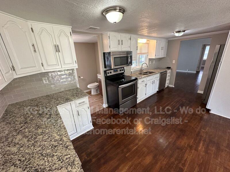 7314 Marty St - Photo 5 of 35