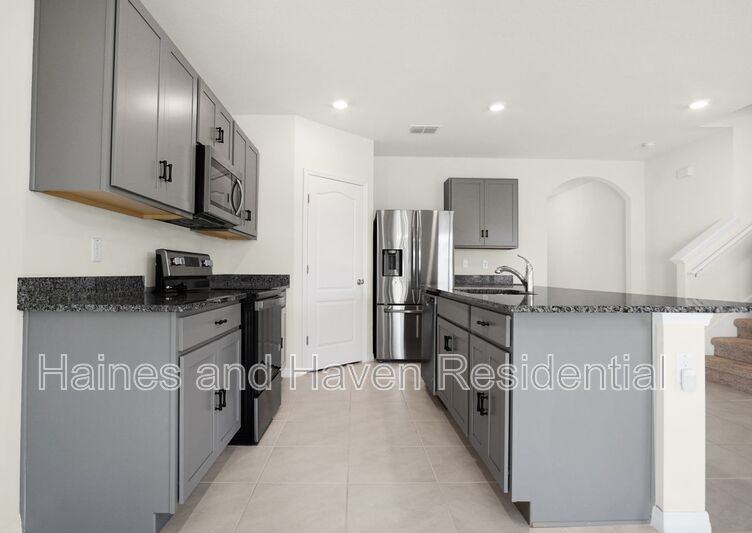 4027 Alissa Ln - Photo 7 of 36