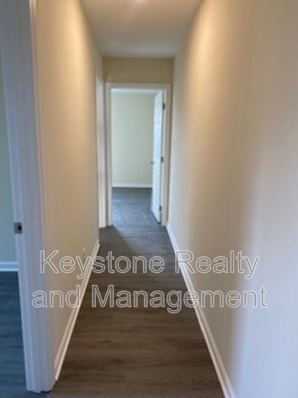131 Mace Ln - Photo 2 of 10