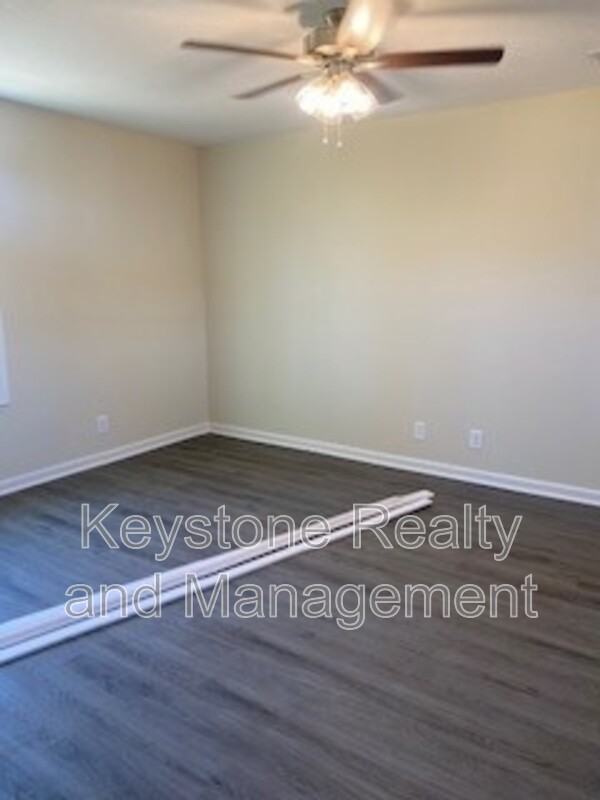131 Mace Ln - Photo 6 of 10