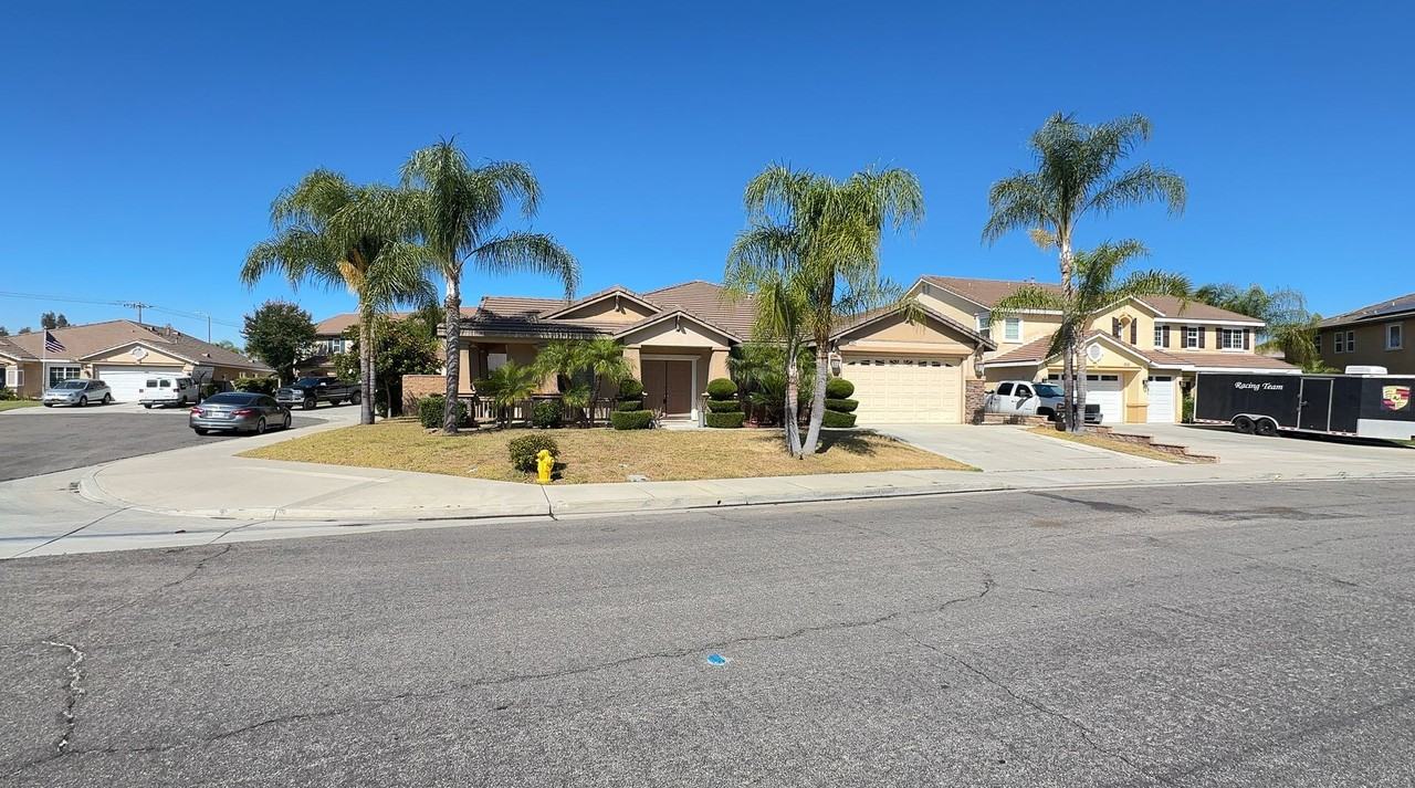 32937 Lamtarra Loop - Photo 2 of 10