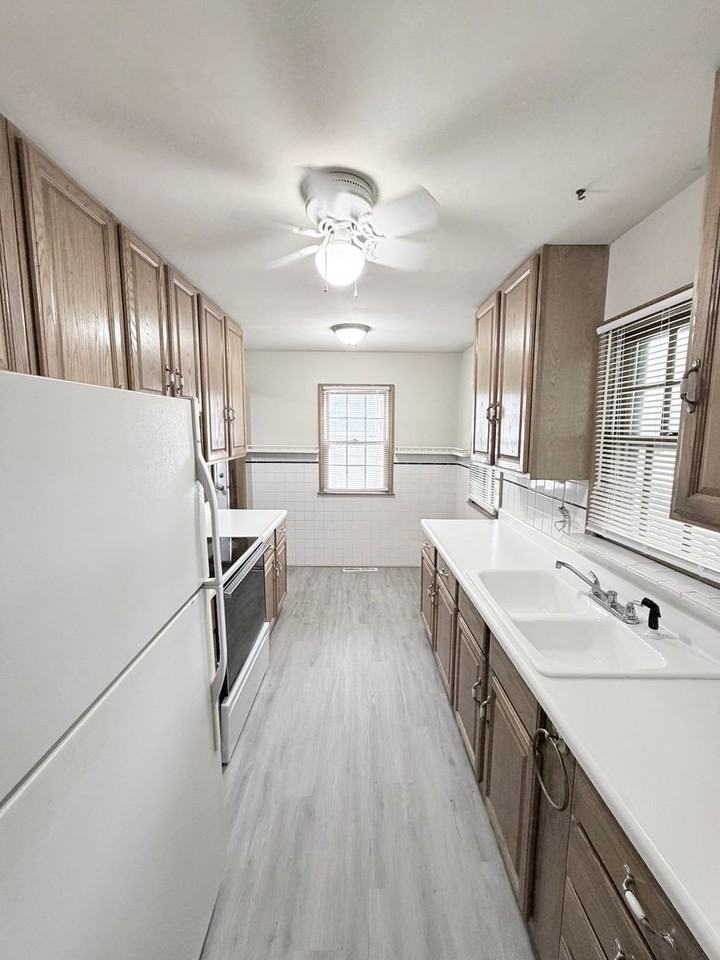 1712 N Pearl St - Photo 4 of 12