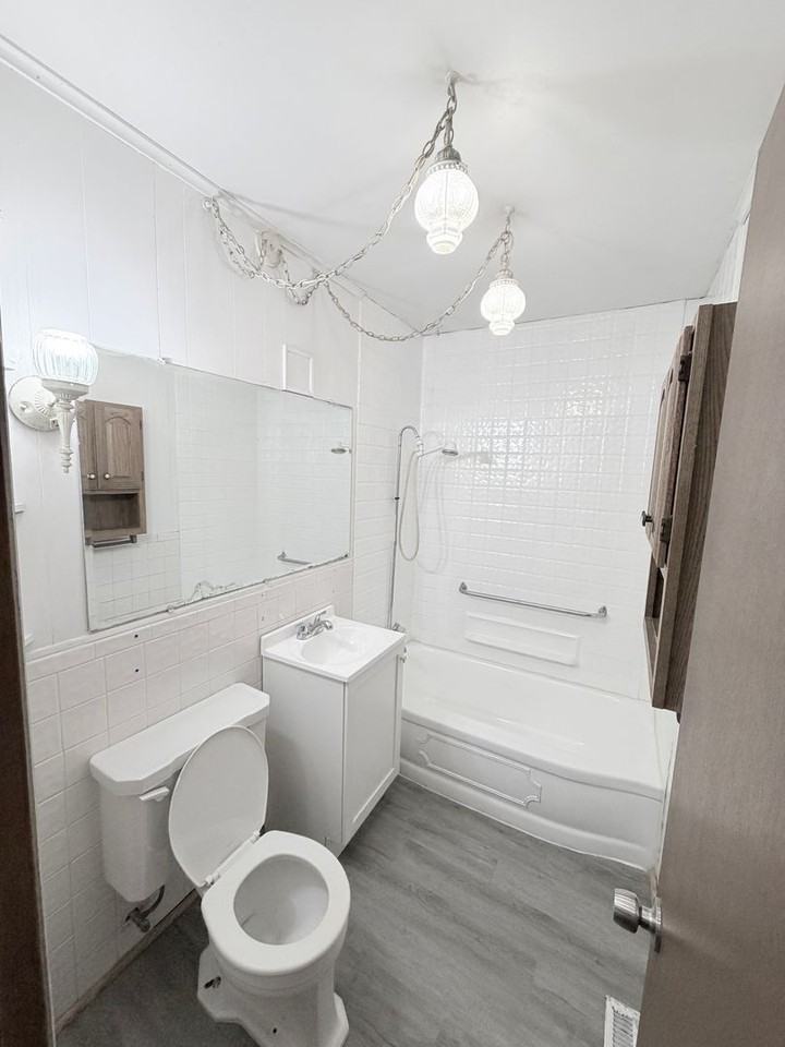 1712 N Pearl St - Photo 5 of 12