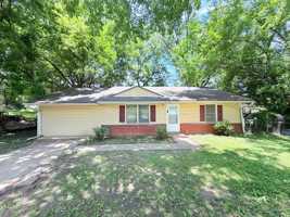 featured image of 6534 Kimball Ave