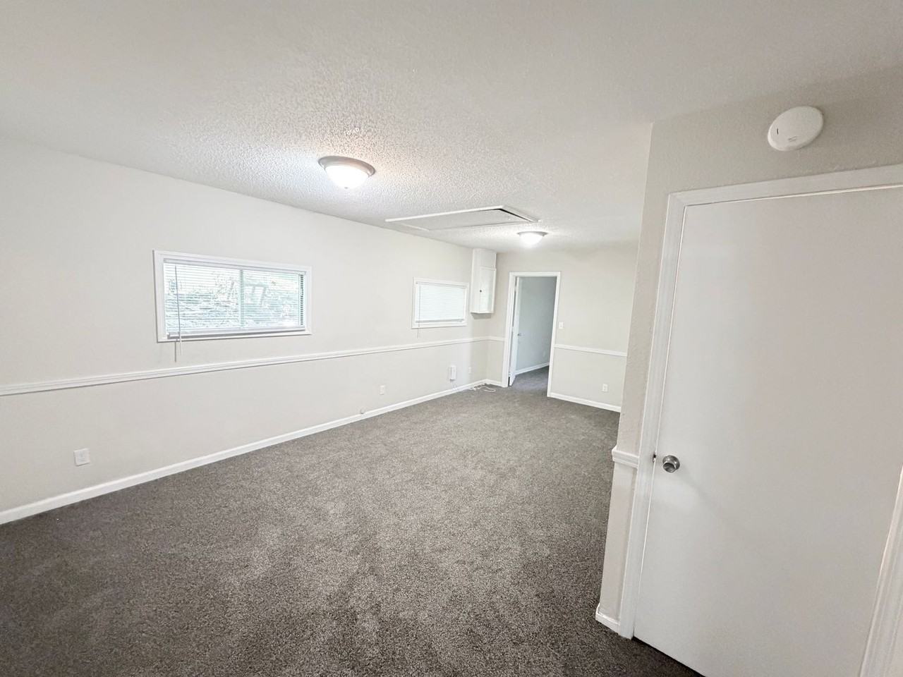 6534 Kimball Ave - Photo 5 of 12