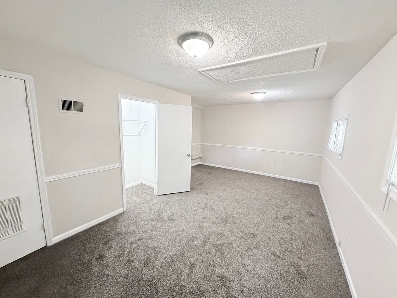 6534 Kimball Ave - Photo 6 of 12