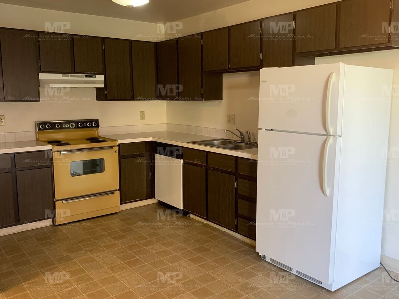 1719 Banyan Dr - Photo 4 of 11