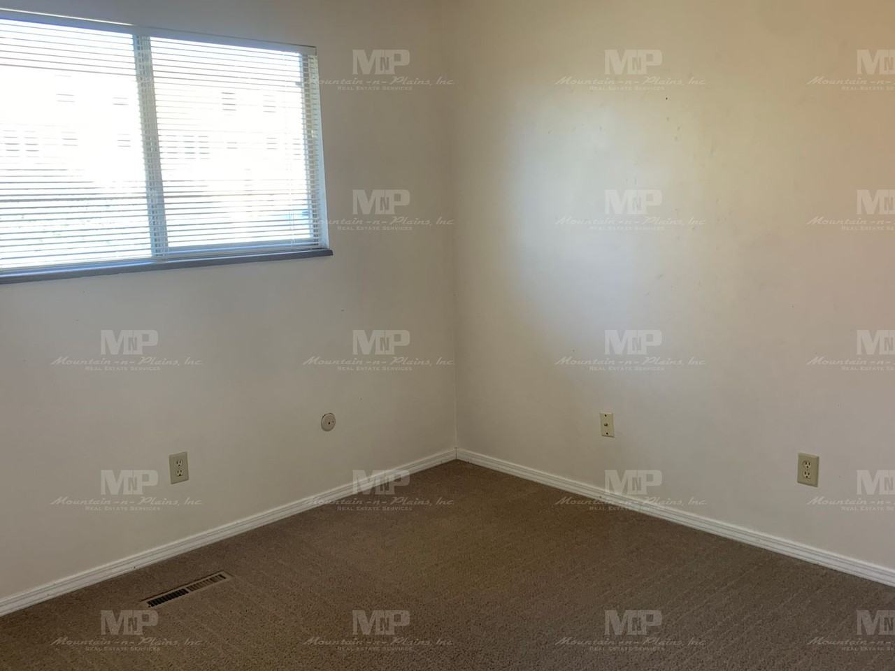 1719 Banyan Dr - Photo 6 of 11