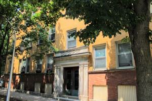 featured image of 1352 W Berwyn Ave