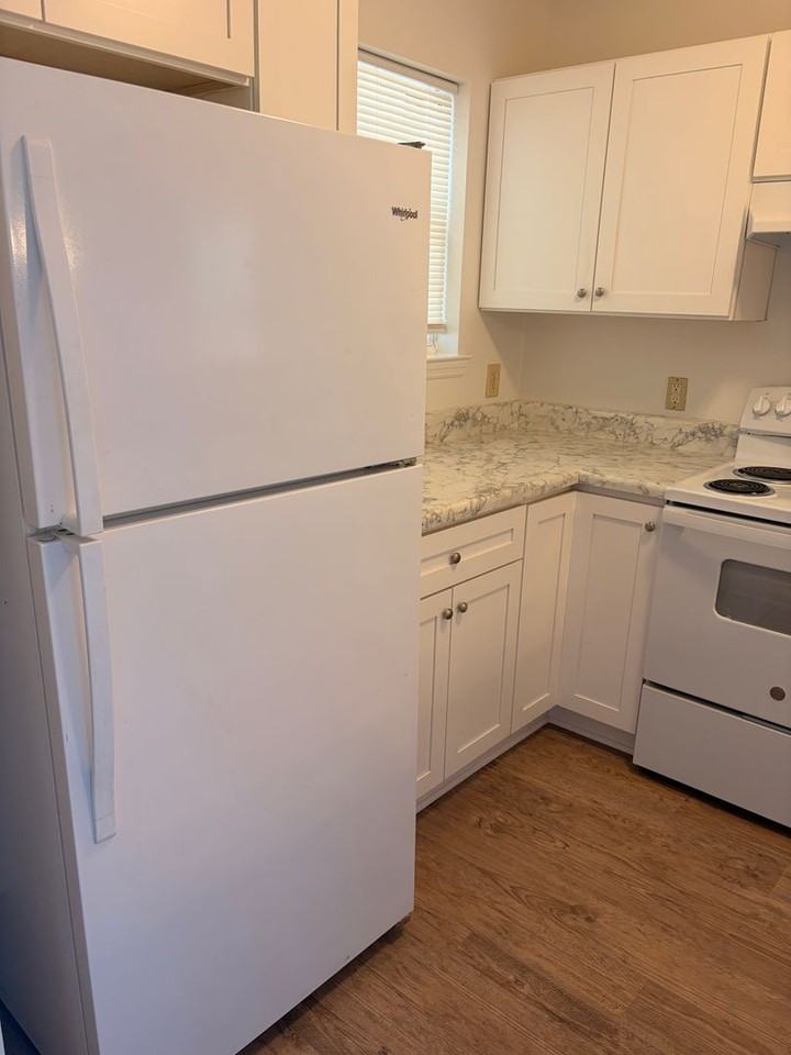 5054 Lampost Cir - Photo 4 of 14