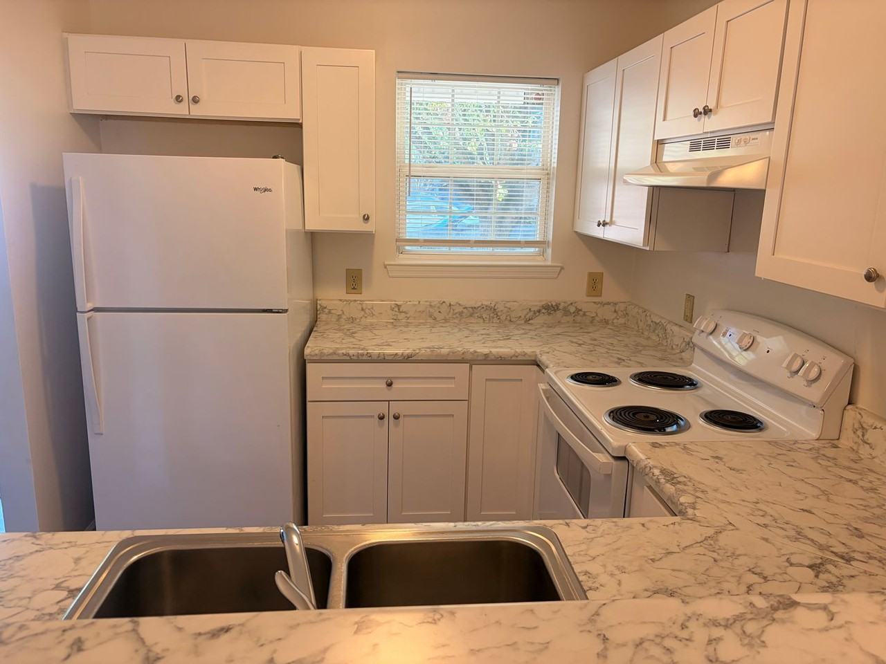 5054 Lampost Cir - Photo 6 of 14