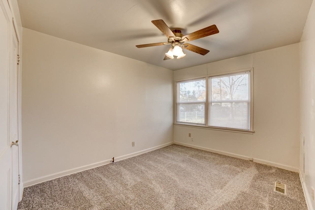 6703 E Queen St - Photo 3 of 23