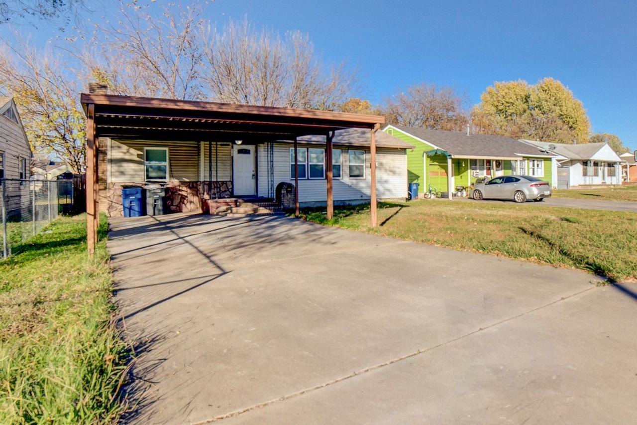 6703 E Queen St - Photo 5 of 23