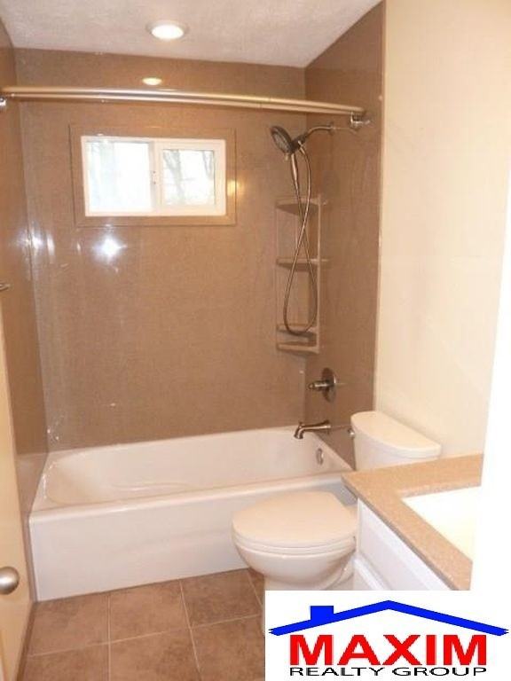 10909 Leavenworth St - Photo 4 of 20