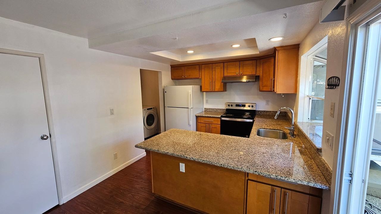 3193 Tonopah Ct - Photo 2 of 16