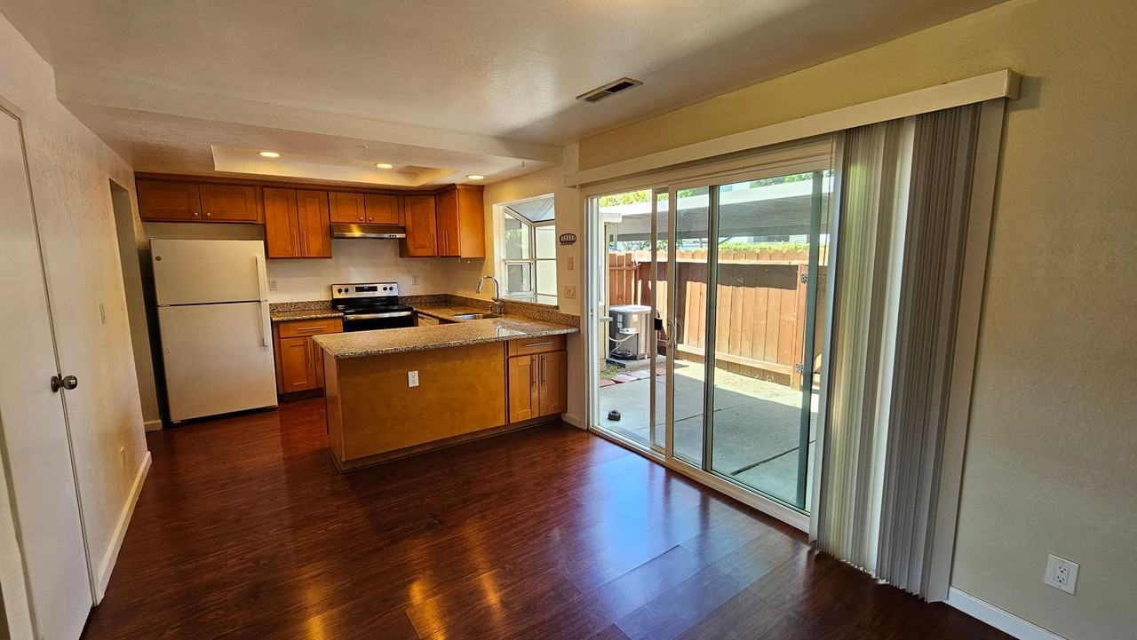 3193 Tonopah Ct - Photo 5 of 16