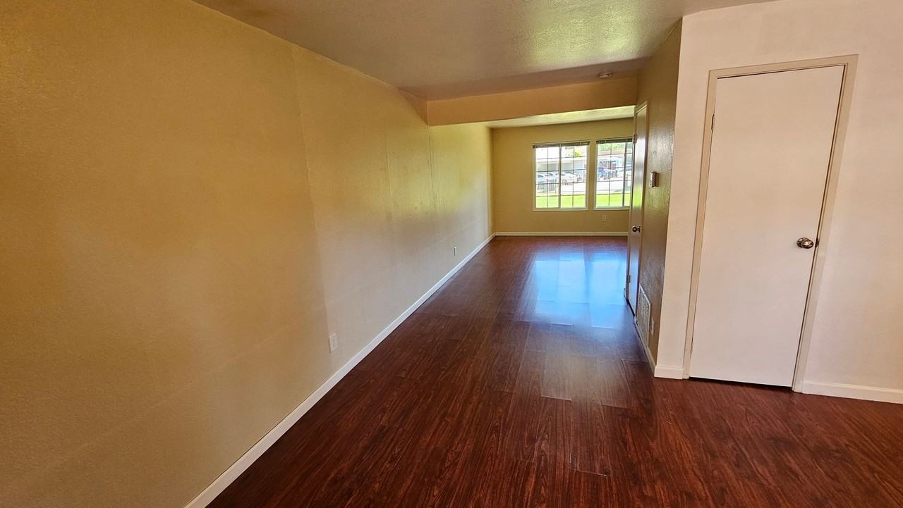 3193 Tonopah Ct - Photo 6 of 16