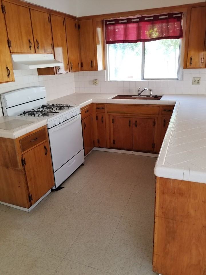 2035 N Burl Dr - Photo 4 of 17
