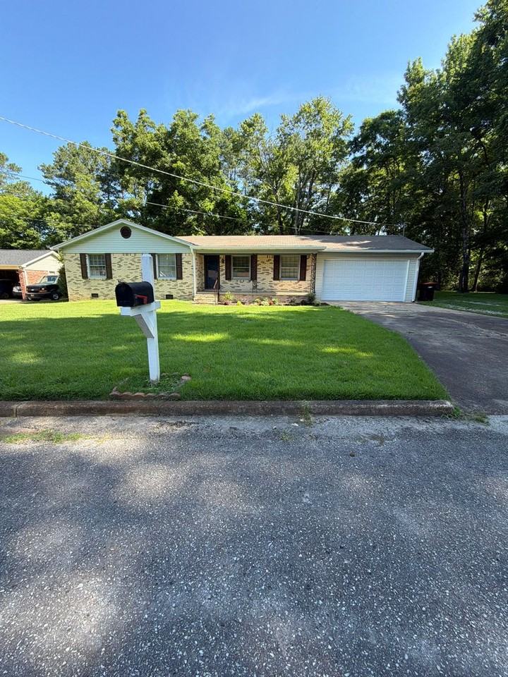 3575 Hudson St - Photo 2 of 16