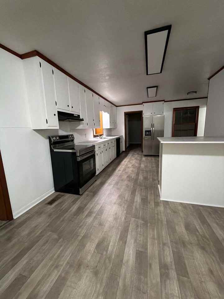 3575 Hudson St - Photo 5 of 16